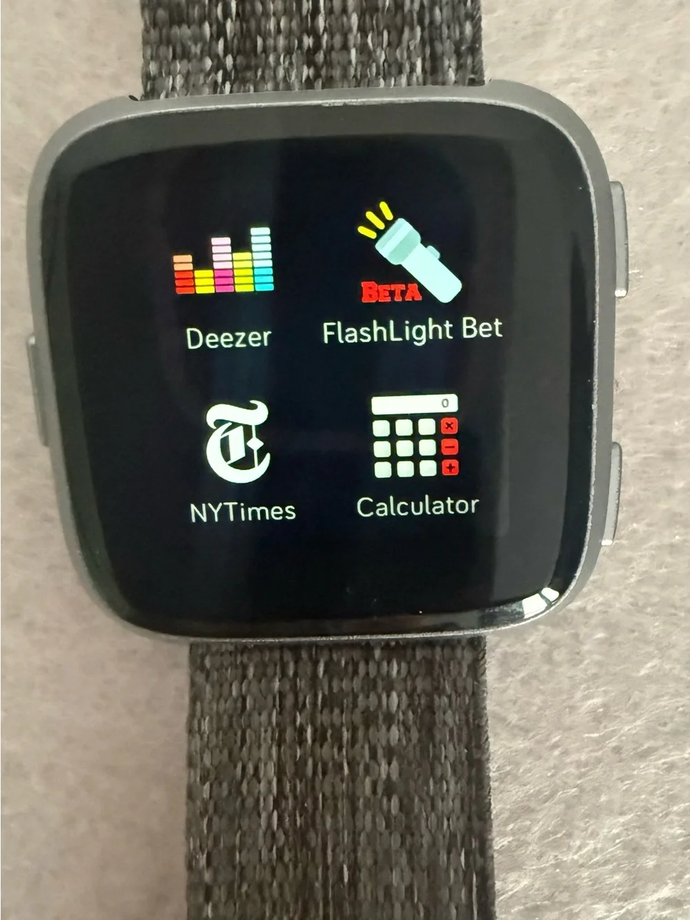 Fitbit Versa Watch Model FB505 6 Axis Sensor Silver Case Charcoal Woven Band EUC